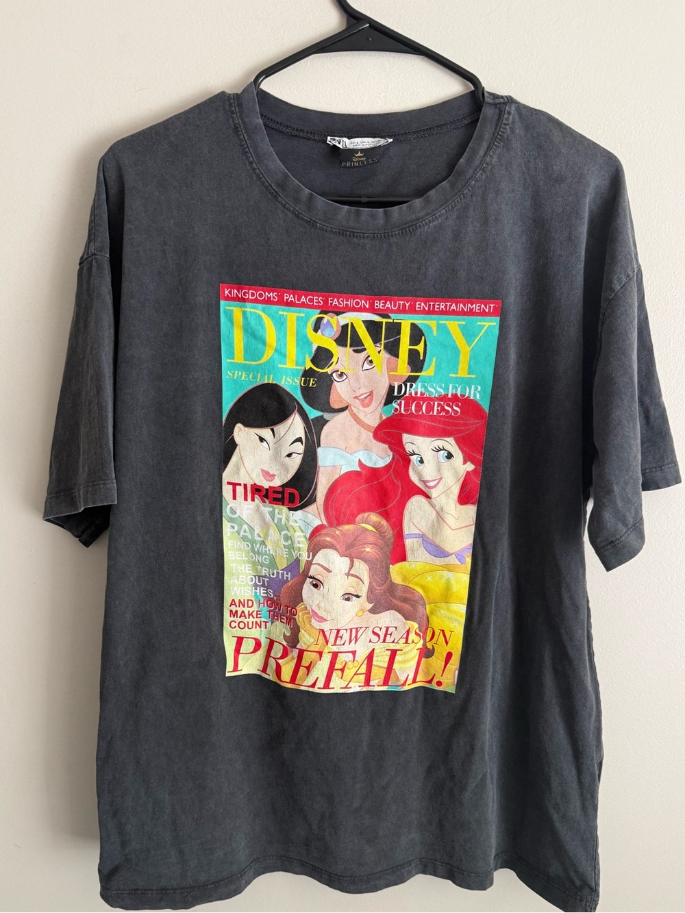 Zara Disney Princess Magazine Graphic Tee Gray Washed Short Sleeve Shirt Large